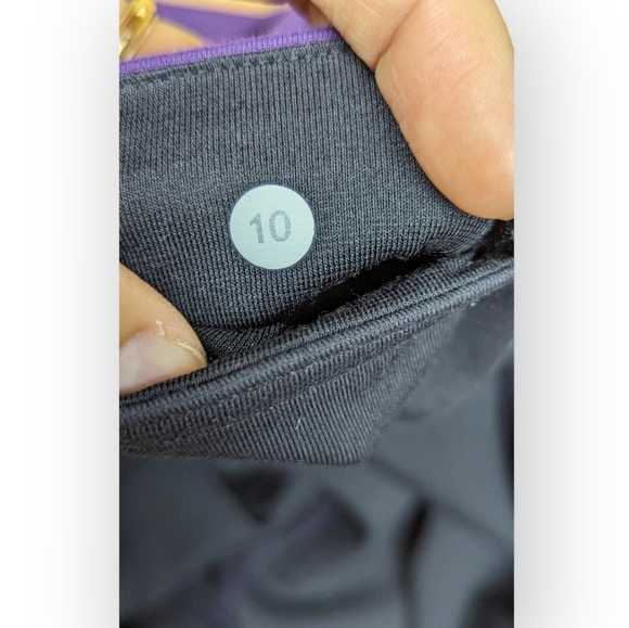 Bundle of 2 Lululemon leggings size 10 - Picture 2 of 7